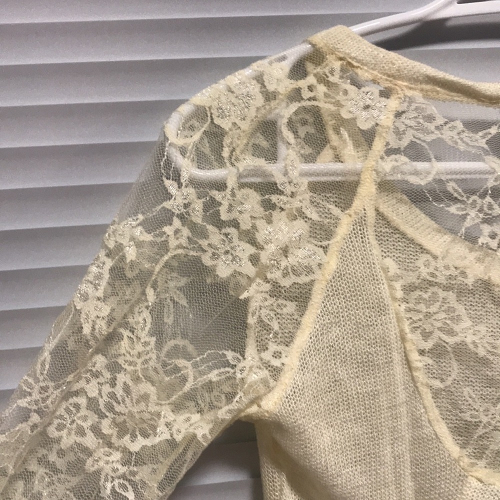 Cute top - Picture 4 of 7